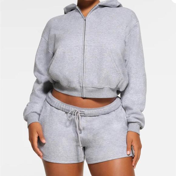 skims cotton fleece shorts ap-sho-0835 color heather gray - Picture 2 of 11